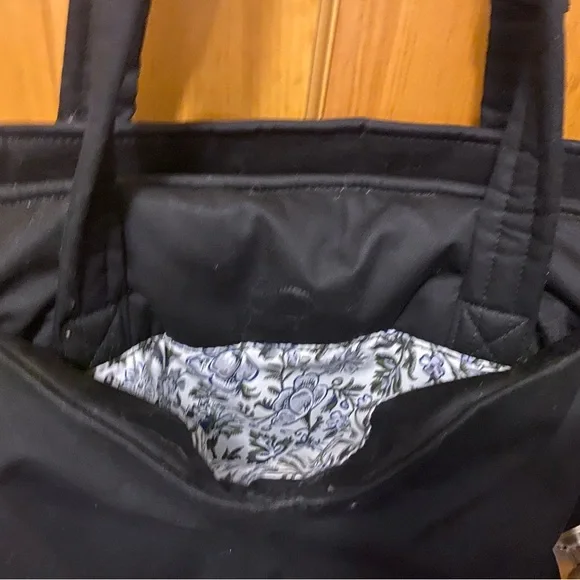 Vera Bradley black cargo tote. Black very good condition. - Picture 5 of 6